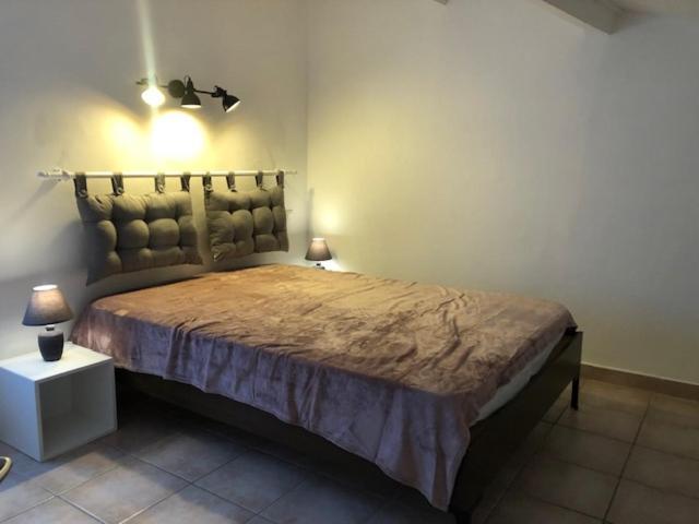 Le Petit Saint Clair Apartment Trigance Bagian luar foto