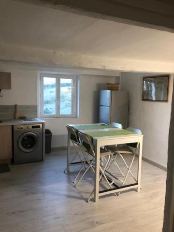 Le Petit Saint Clair Apartment Trigance Bagian luar foto